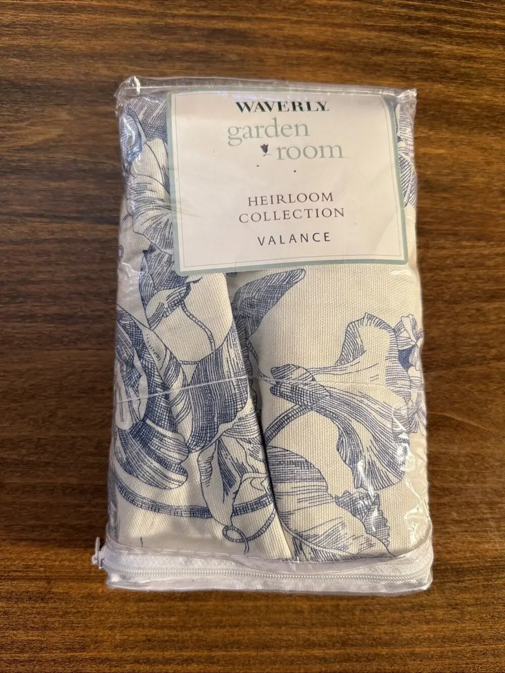 NIP Waverly Garden Toile Heirloom Collection Blue Ivory Valance 84x15